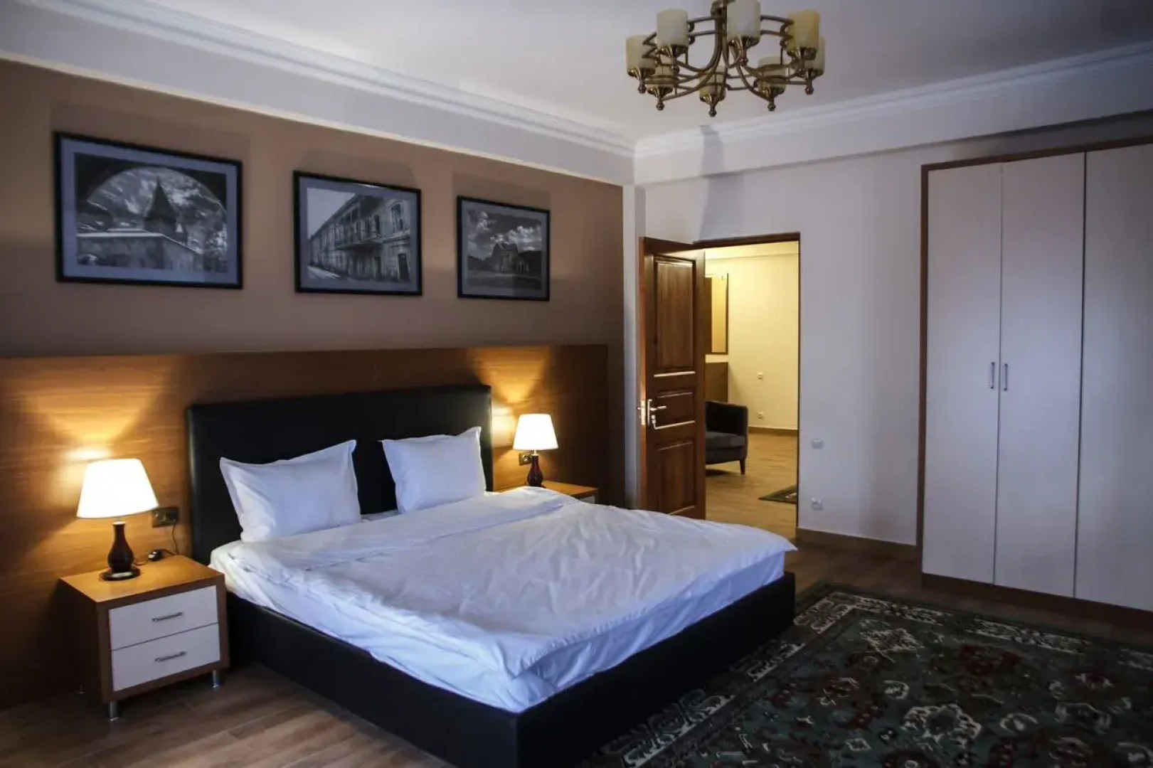 Отель Plaza Viktoria