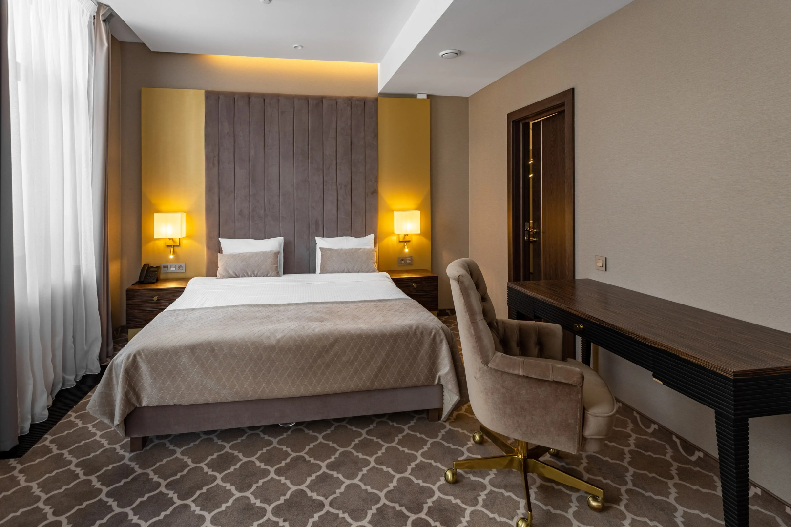 Отель Ирыстон