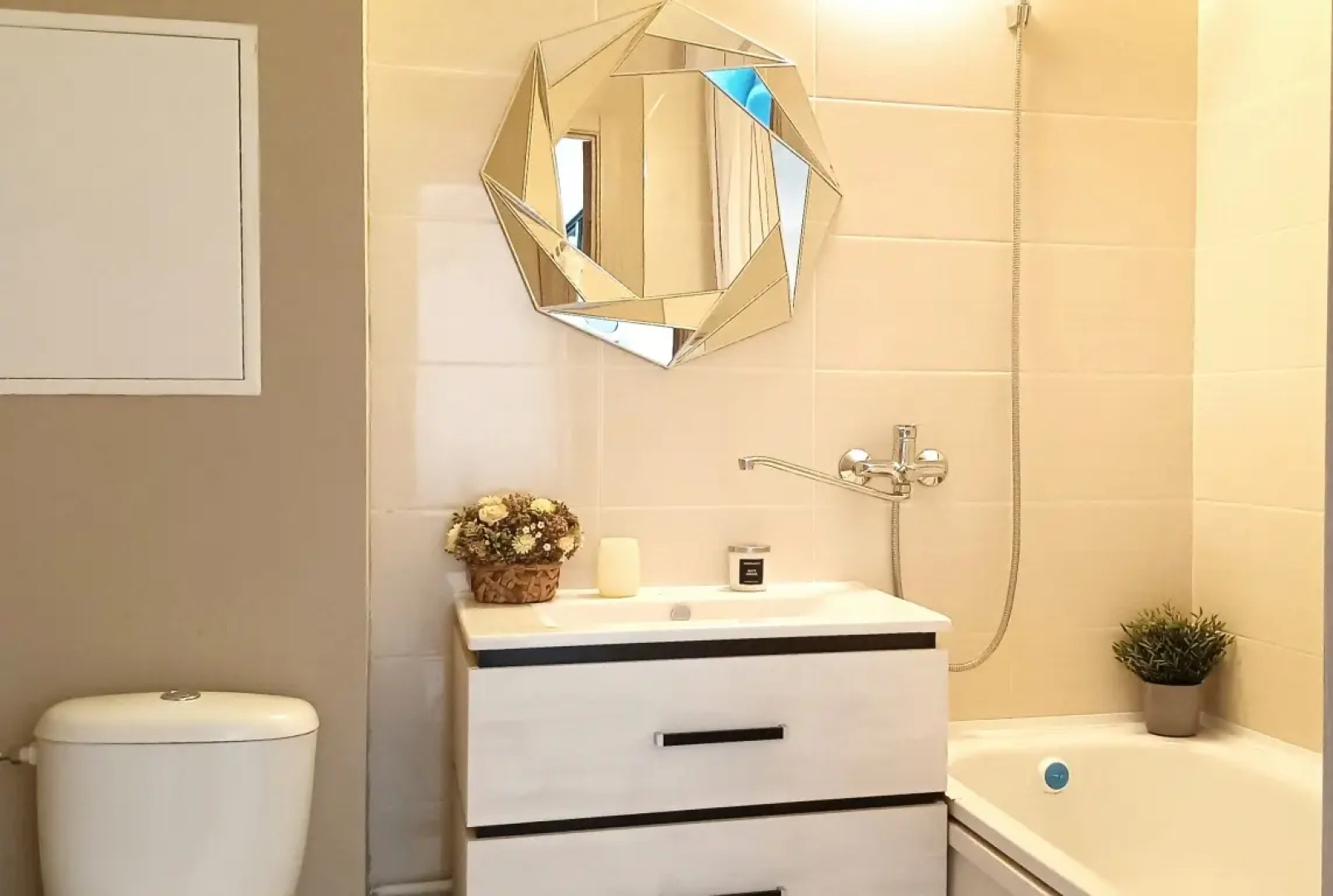 Апартаменты Aura сети DeNewHome в центре Левого берега