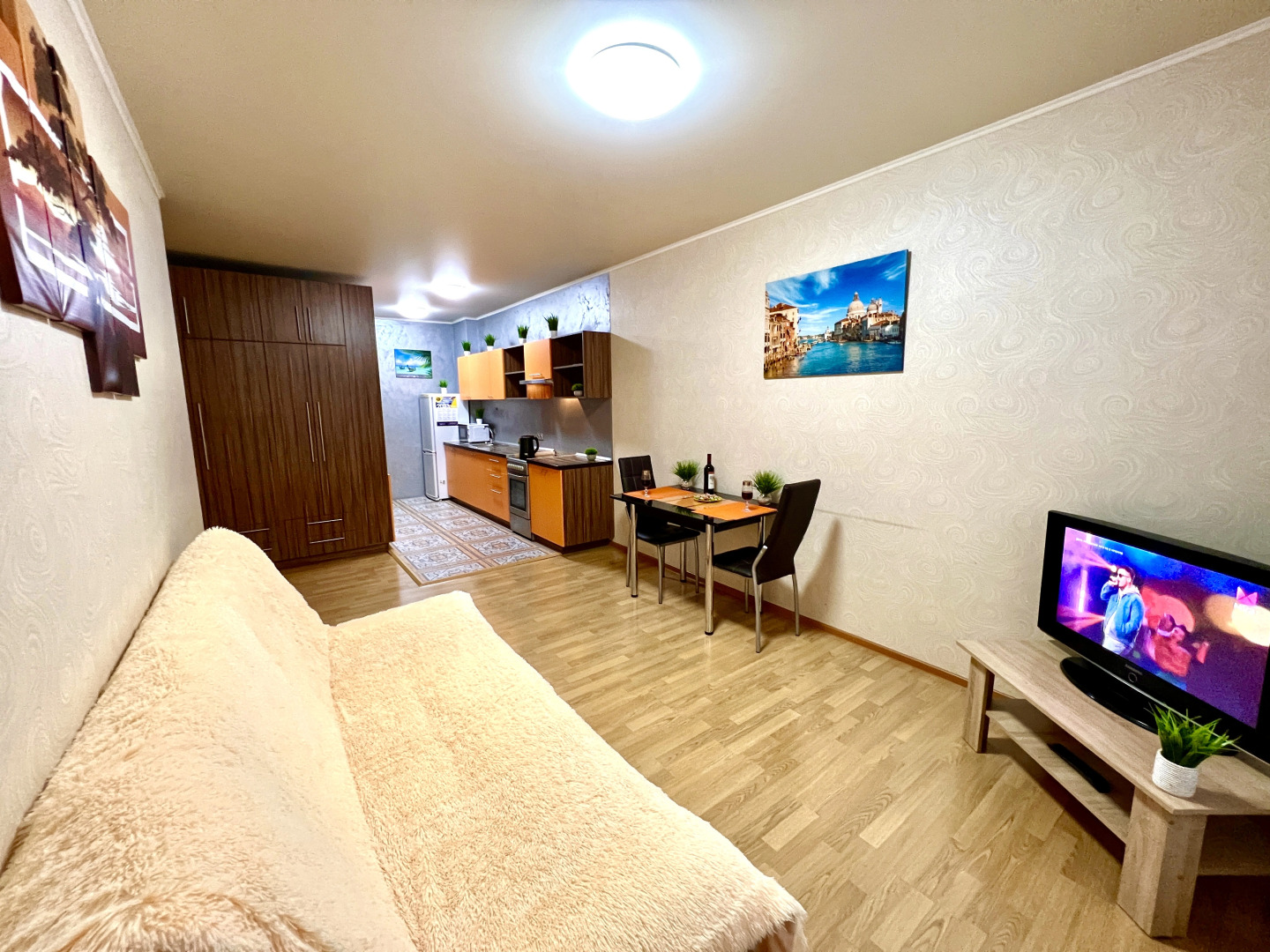 Апартаменты двухкомнатные на 13 этаже в ЖК Современник рядом с МТЛ-Арена