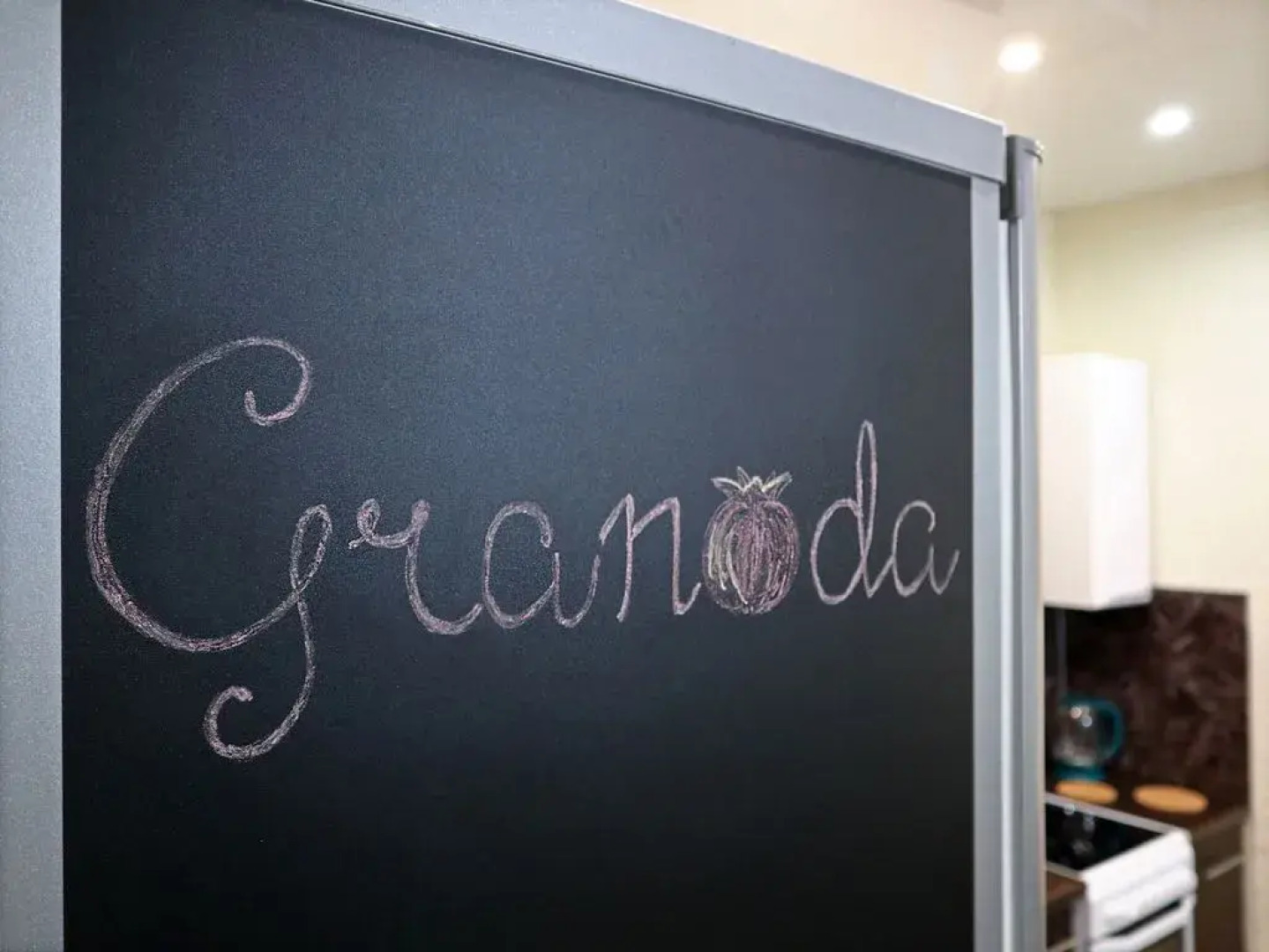 Студия Granada уютная современная в новом доме