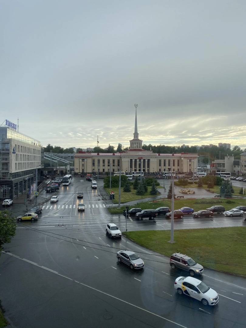 Апартаменты двухкомнатные с Видом на Привокзальную Площадь Hygge Karelia