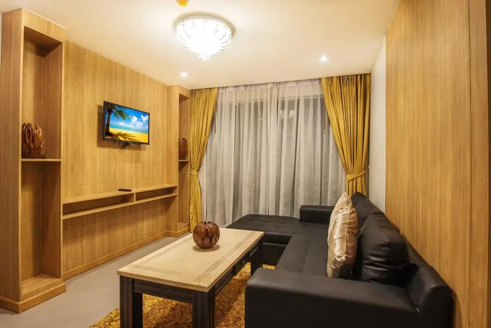 Отель Clarion Patong Beach