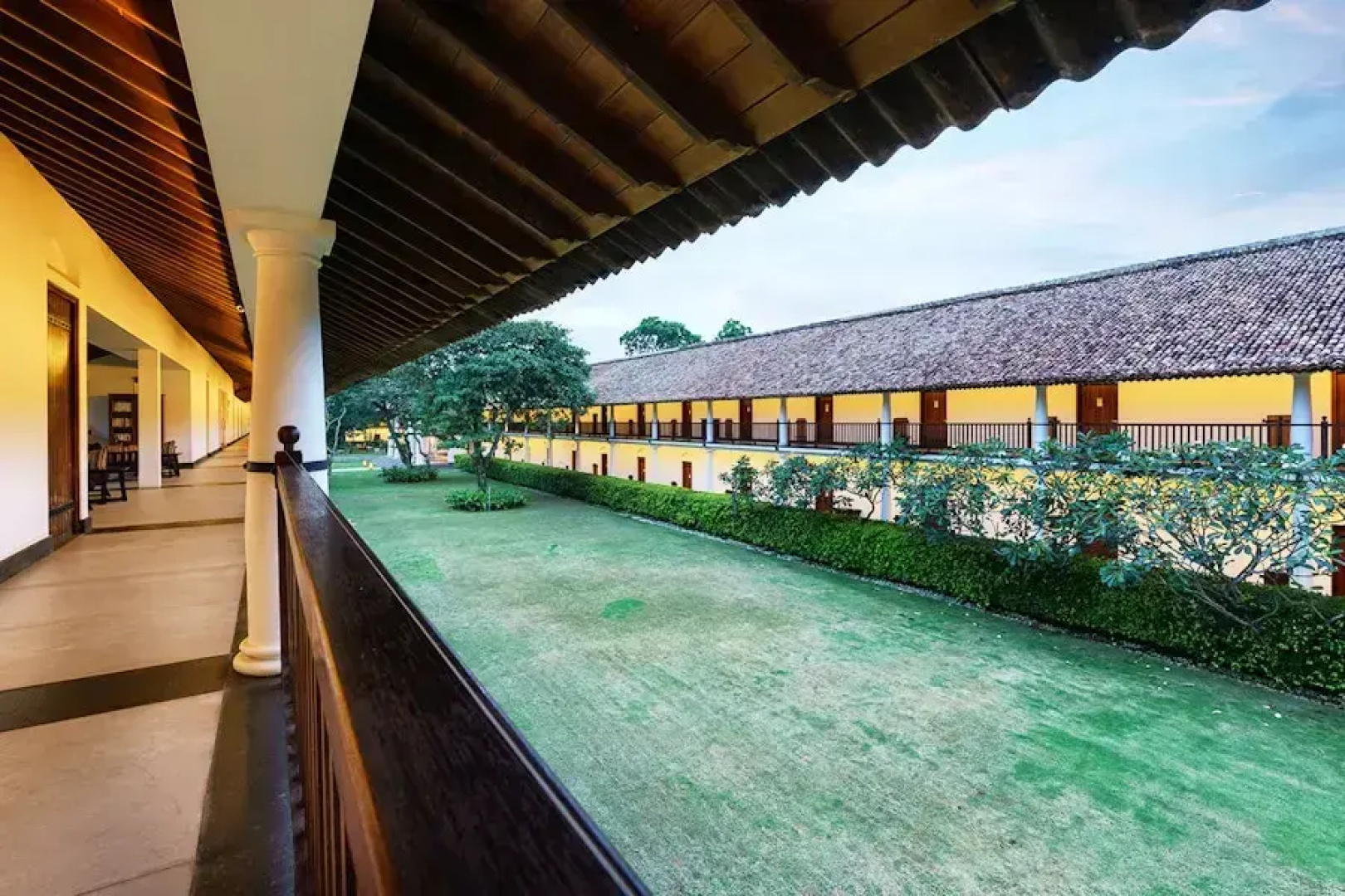 Курортный отель The Fortress Resort&Spa