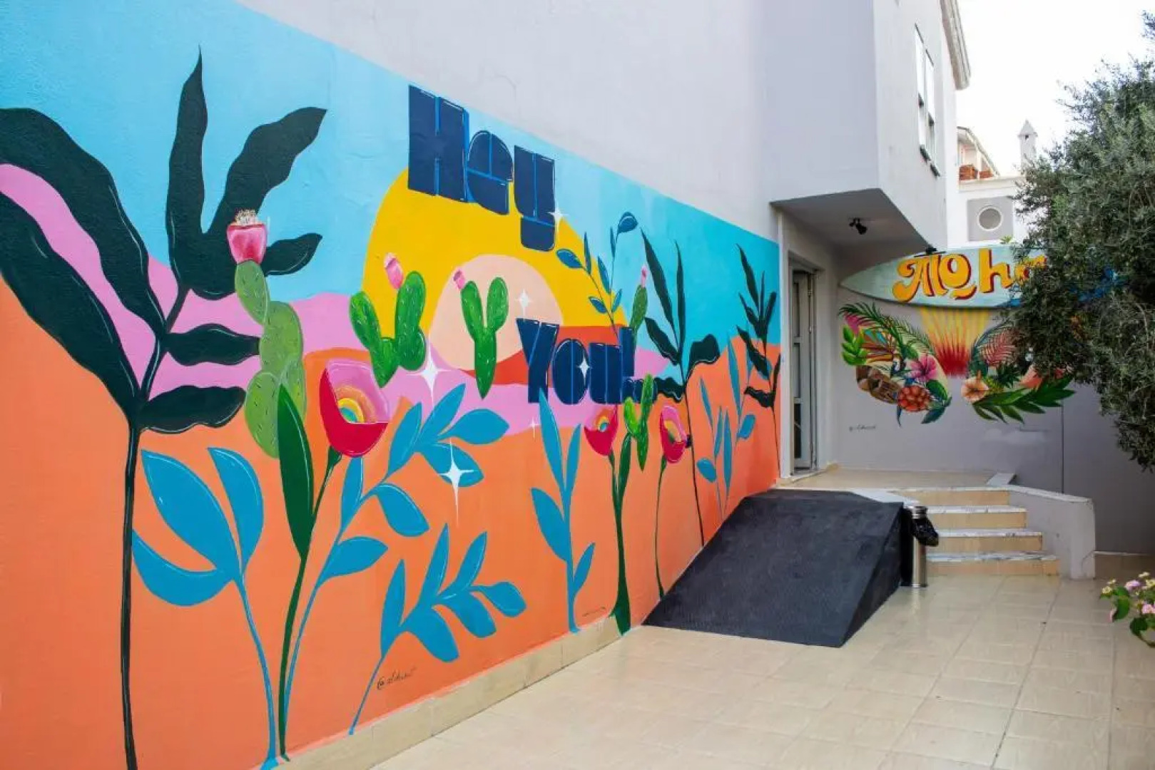 Отель Aloha Suites