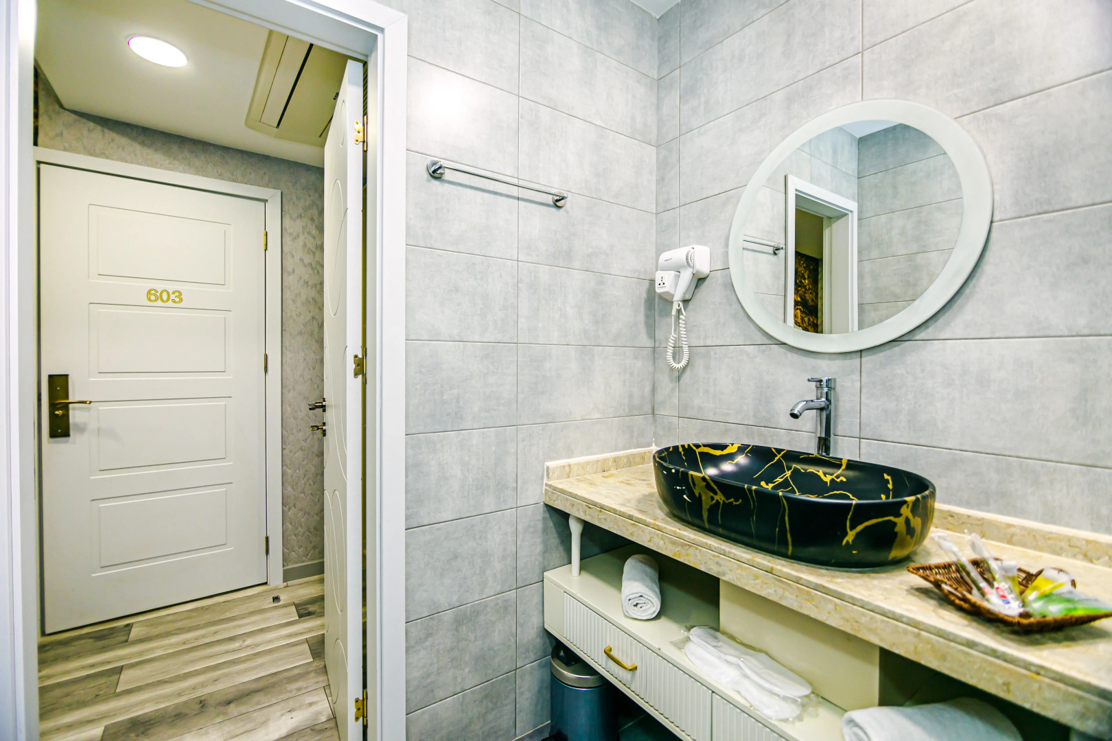 Отель Essam Deluxe