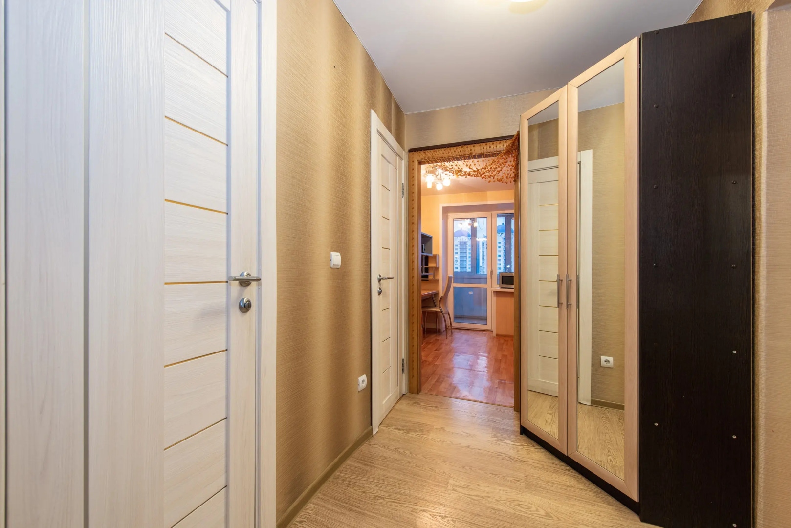 Апартаменты Яр-сутки на Московском 159