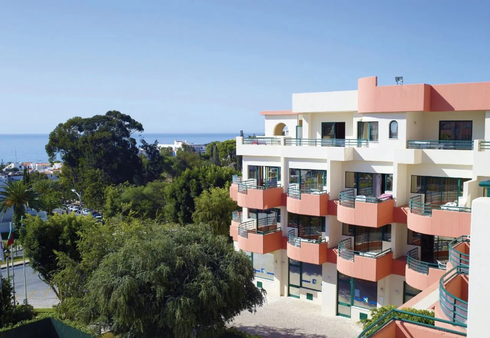 Отель Grand Muthu Forte da Oura