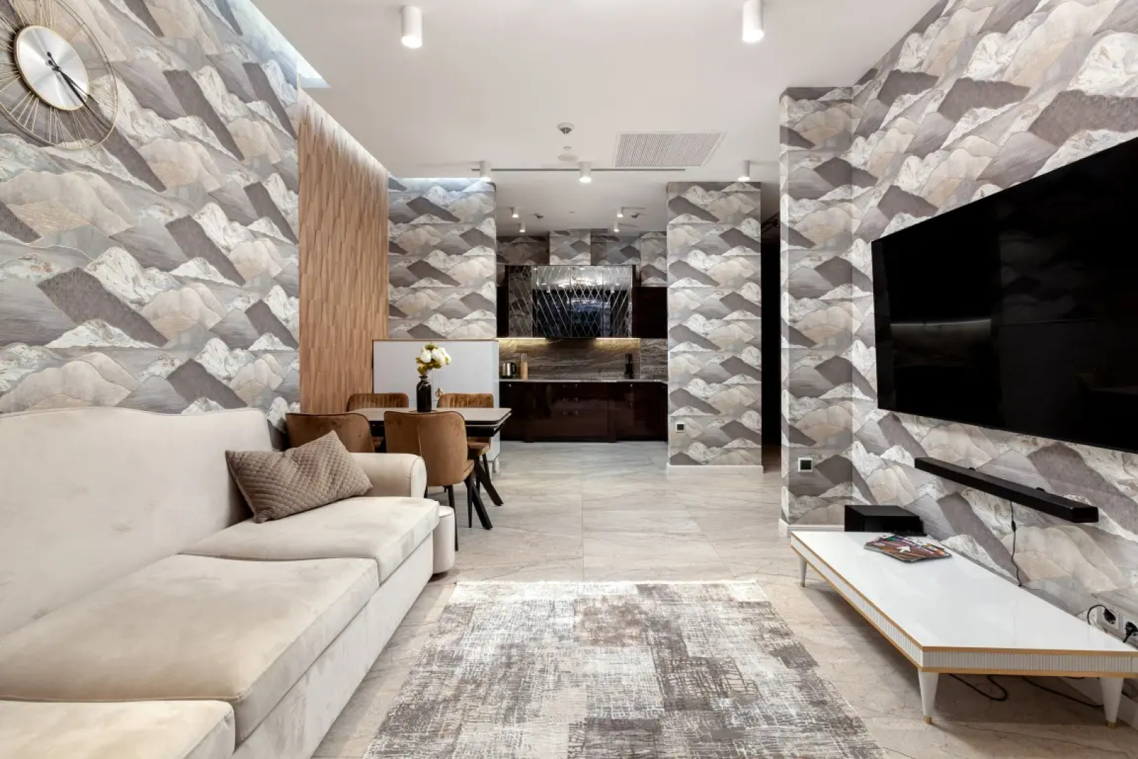 Трехкомнатный апартамент на 40 этаже