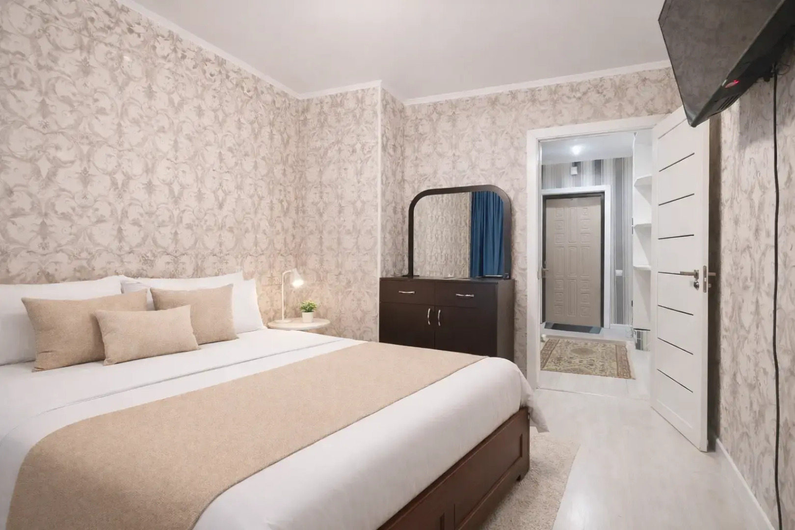 Апартаменты  с 2-мя кроватями и одноместный диван в центре Астаны