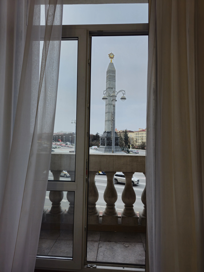 Апартаменты Люкс с Видом на Площадь Победы