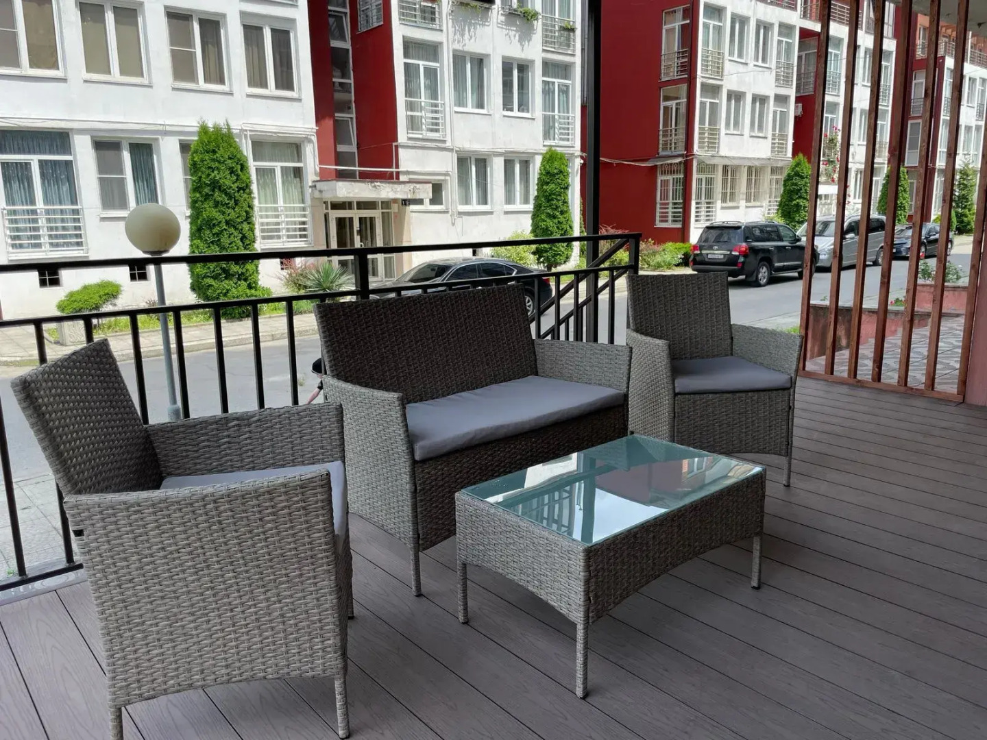 Квартира лофт с террасой на набережной в центре