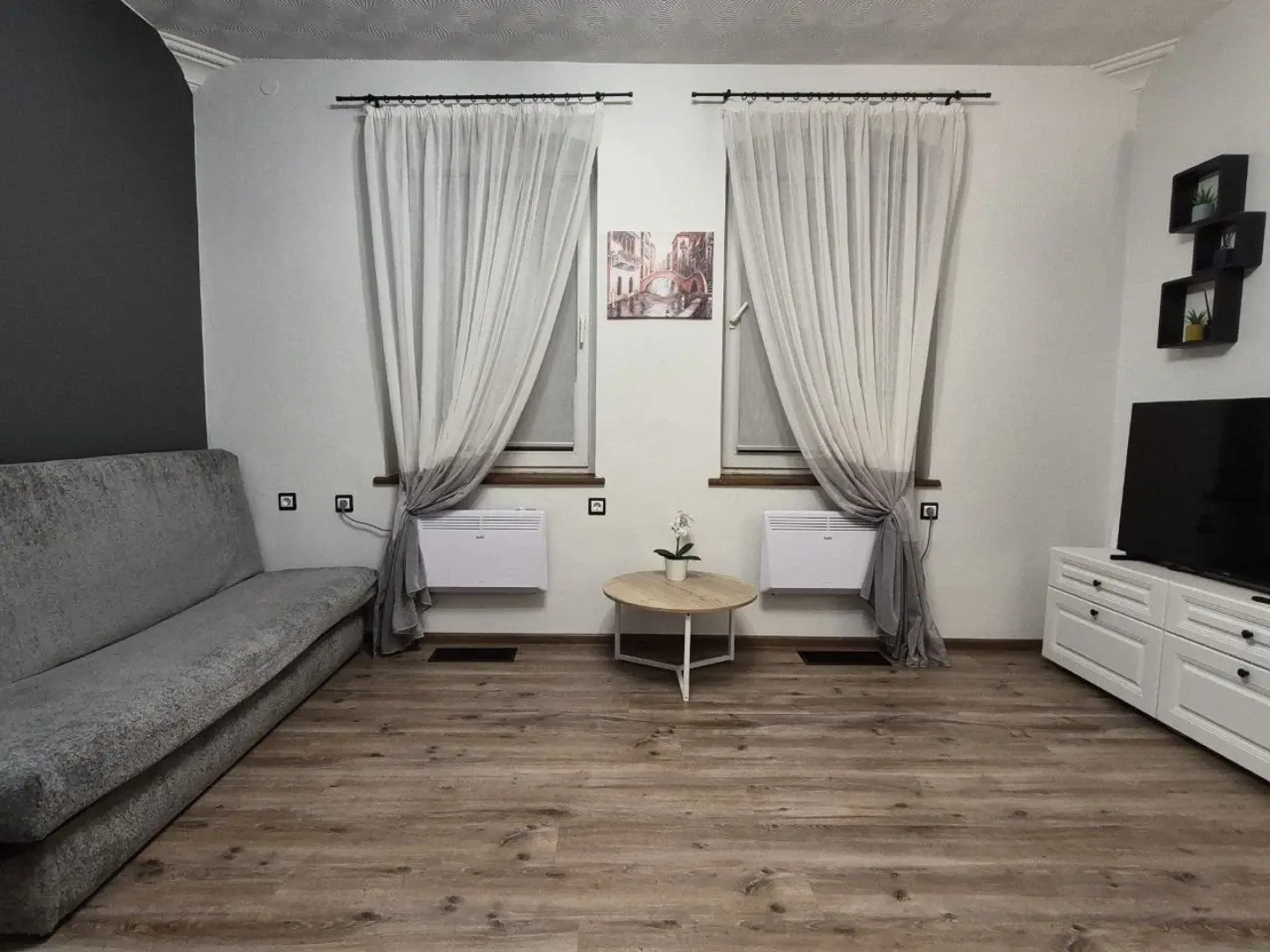 Квартира на Октябрьской, 1