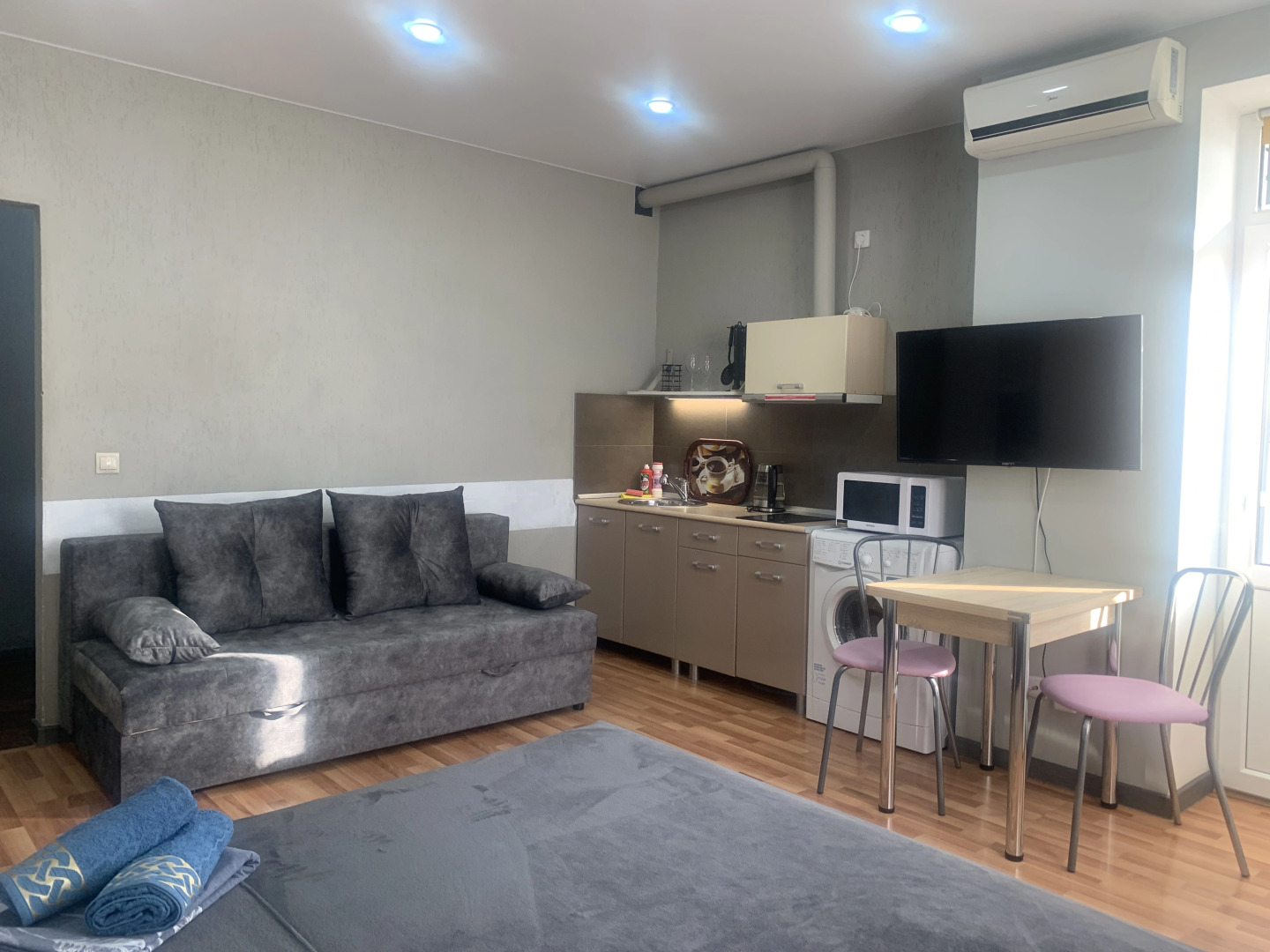 Квартира Прекрасная Студия В Самом Центре Города Тюмени 50 Лет ВЛКСМ 13/3