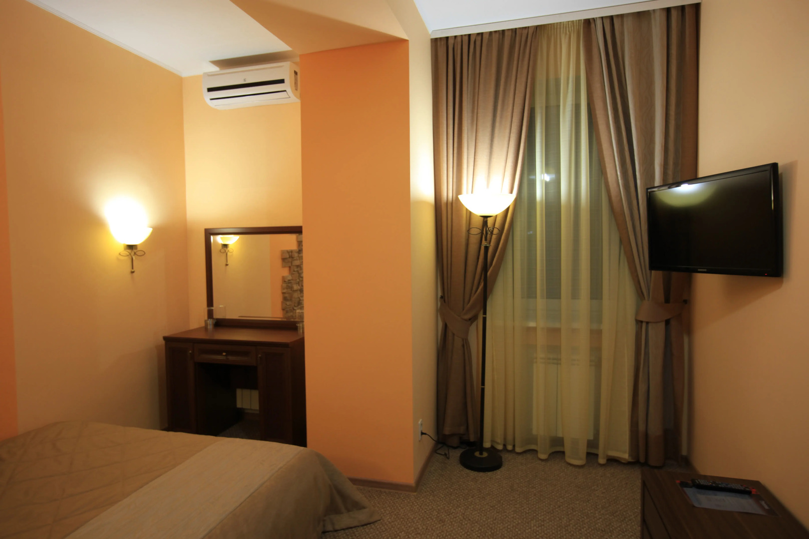 Отель Паддок