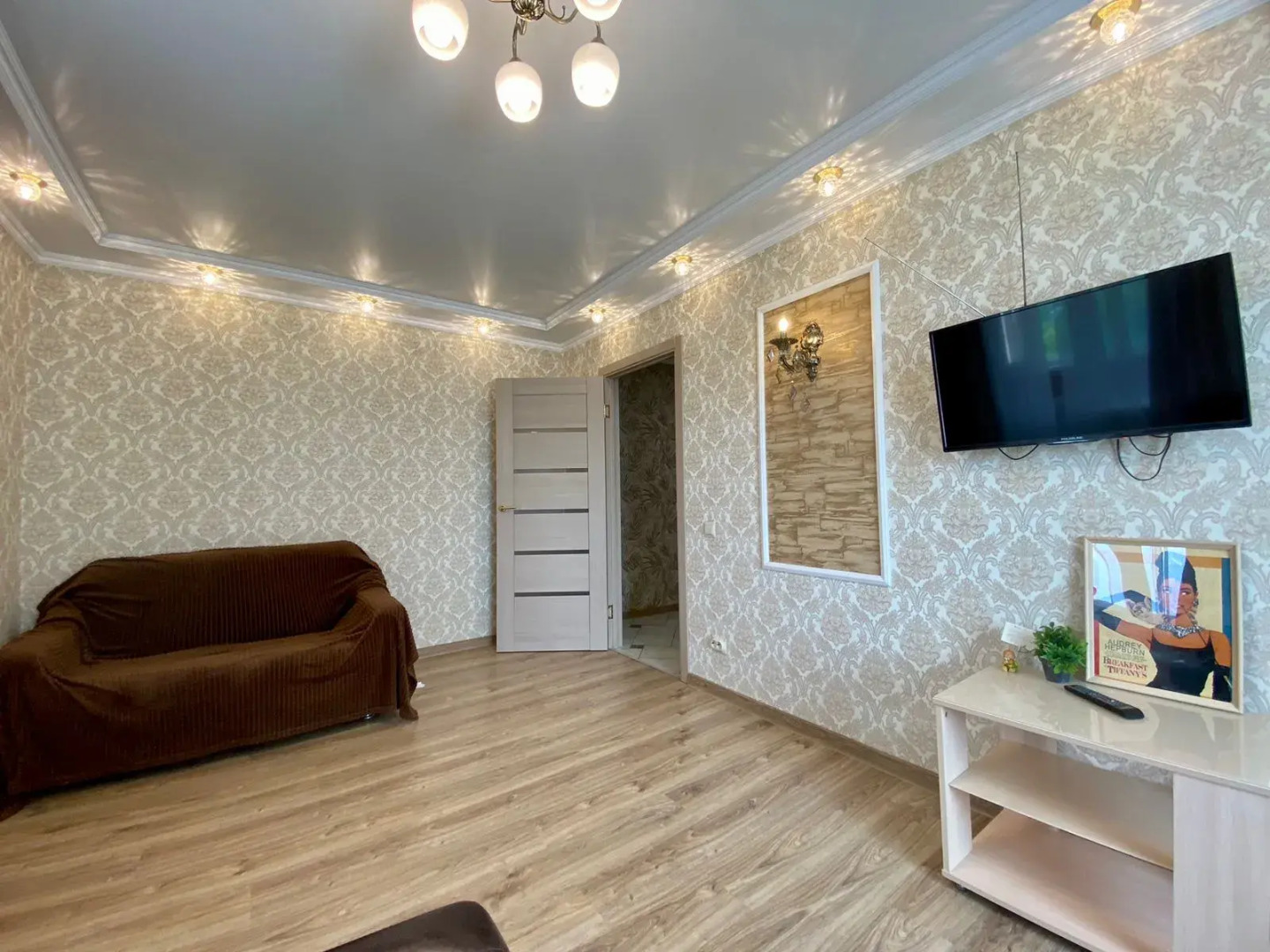 Квартира  уютная двухкомнатная в центре города.