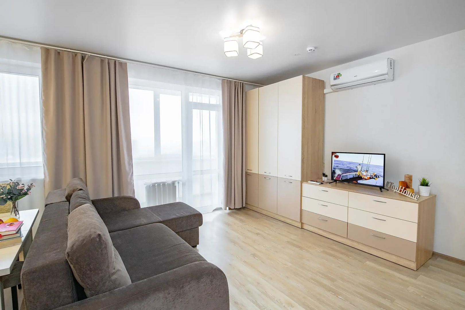 Апартаменты TopHouse на Можжевеловой 18, 12 этаж