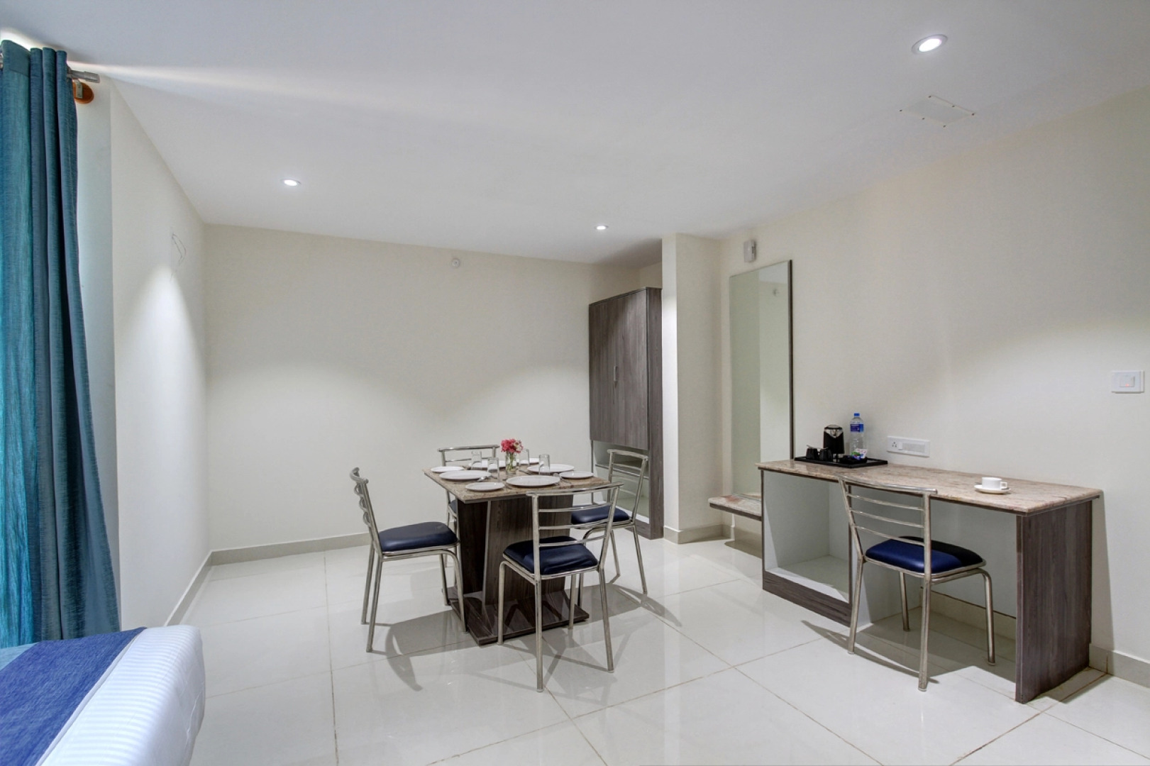 Отель Orange Suites & Inn Near Bangalore Airport