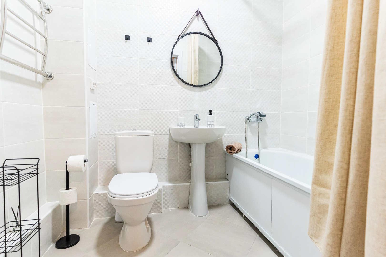 Апартаменты с Дизайнерским Ремонтом в Южном Районе Новороссийска от LetoApart 1