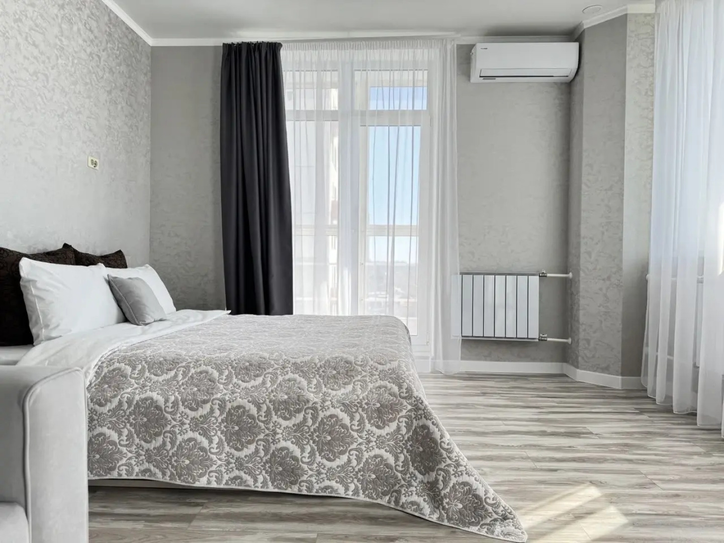 Квартира Современная студия на Дзержинского 86