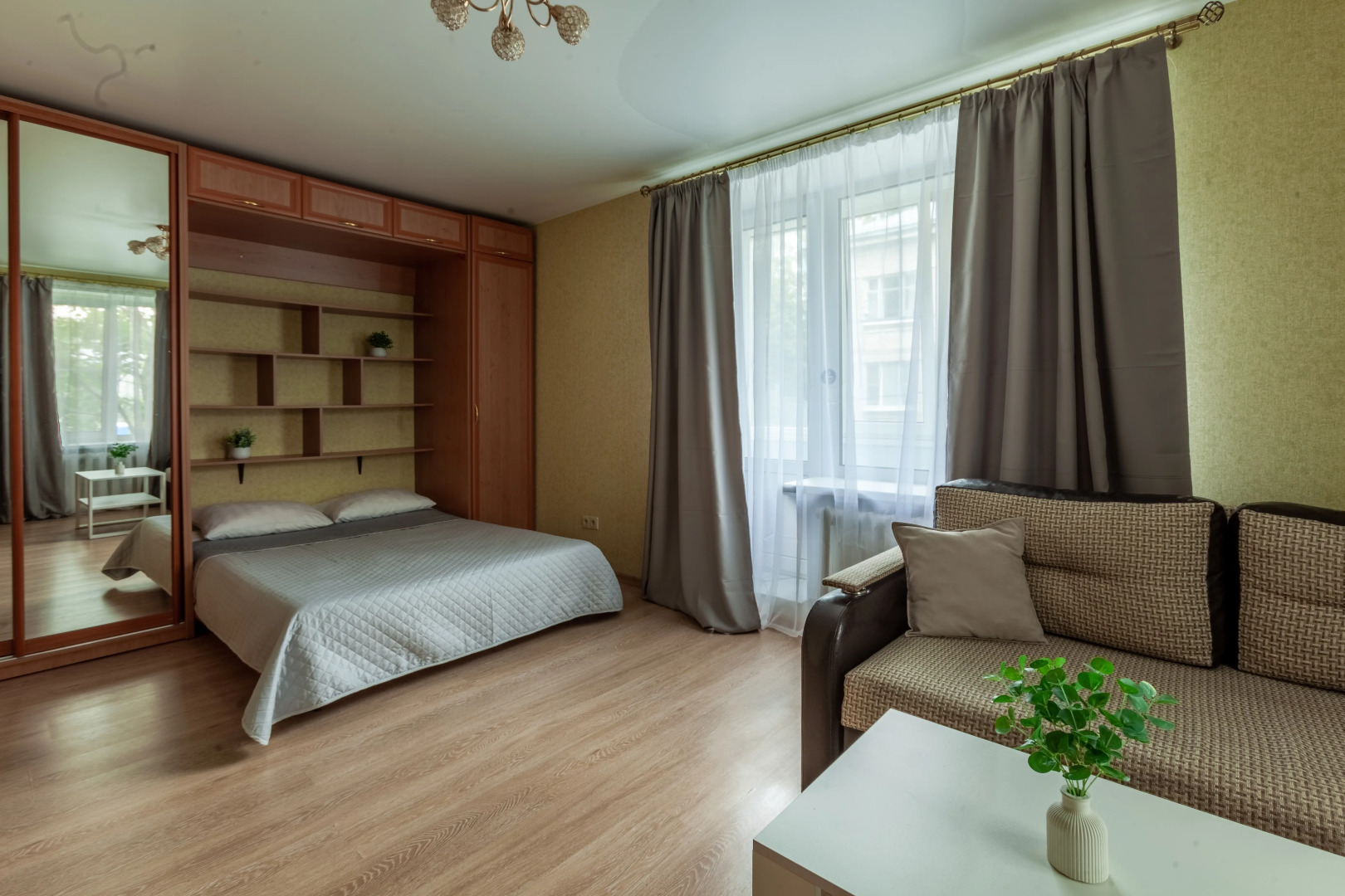 Квартира двухкомнатная вблизи Петергофских фонтанов