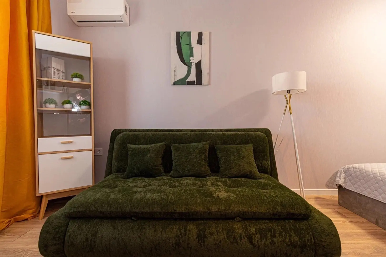 Апартаменты Уютная 1 ком в ЖК Отражение