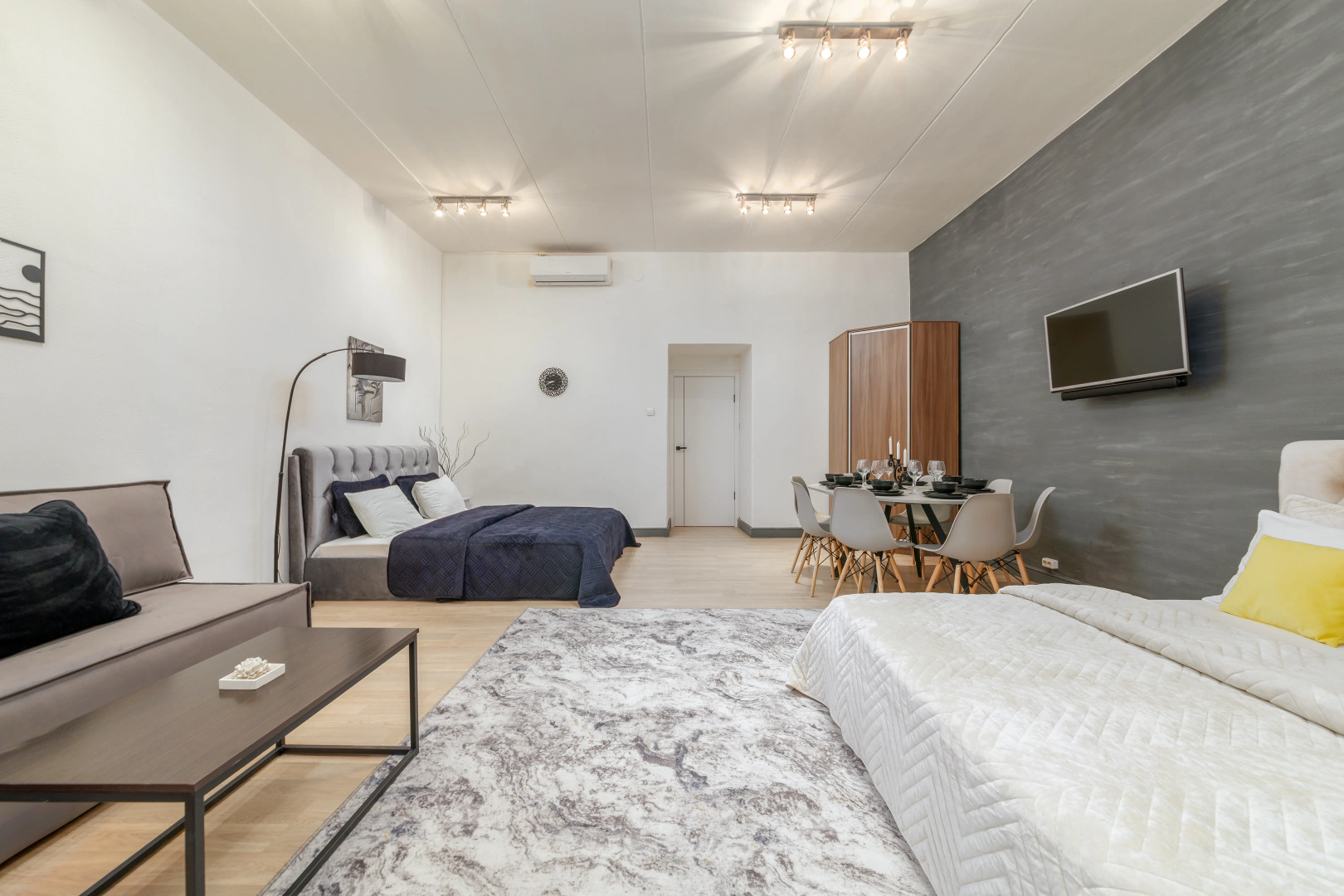 Апартаменты у Восстания