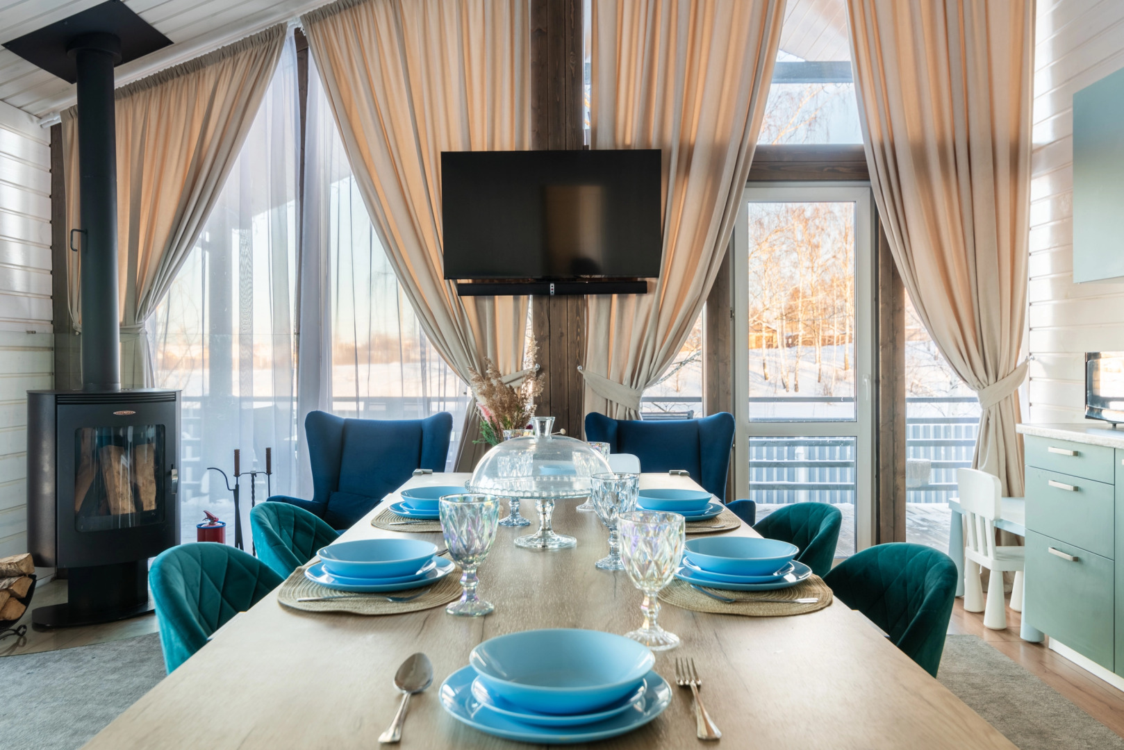 Гостевой дом LuckyHomeRent Домик у Озера 1