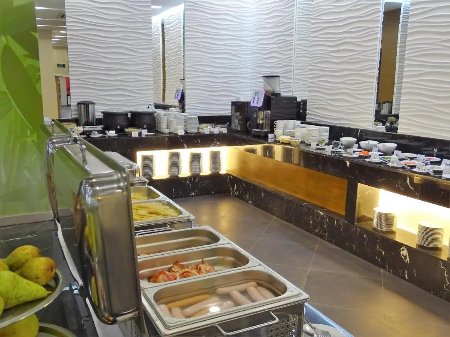 Отель Ramada Hotel & Suites by Wyndham Alabuga