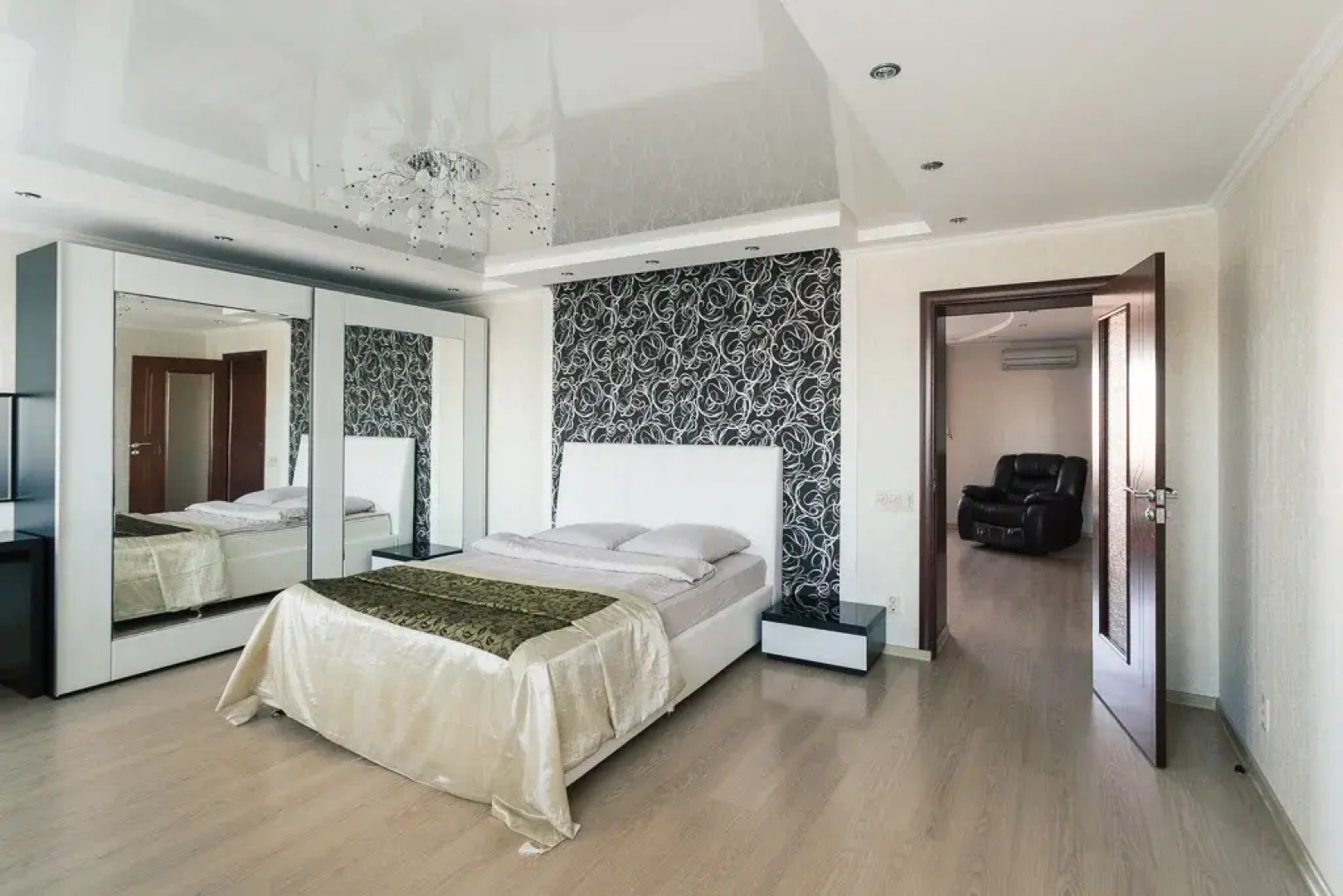 Квартира Две Подушки на Ленинградской 144