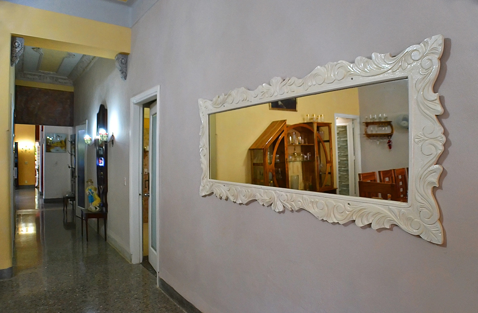 Мини-Отель Hostal Yakelyn