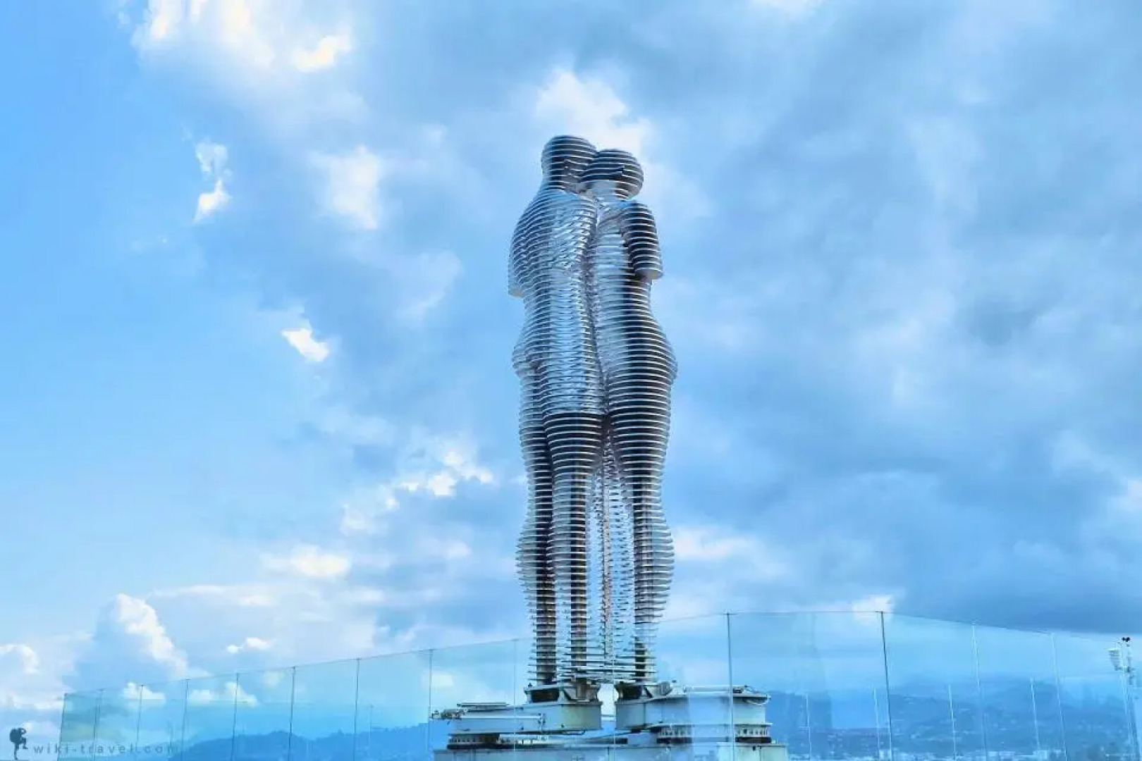 Курортный отель The Empyrean Cam Ranh Beach Resort