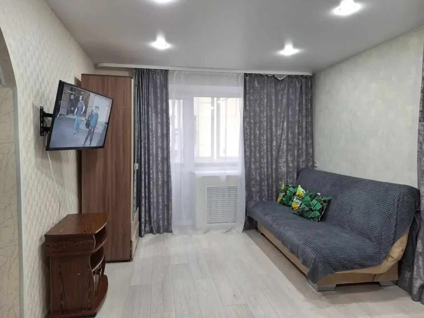 Квартира Отличная 1-комнатная на 2 этаже