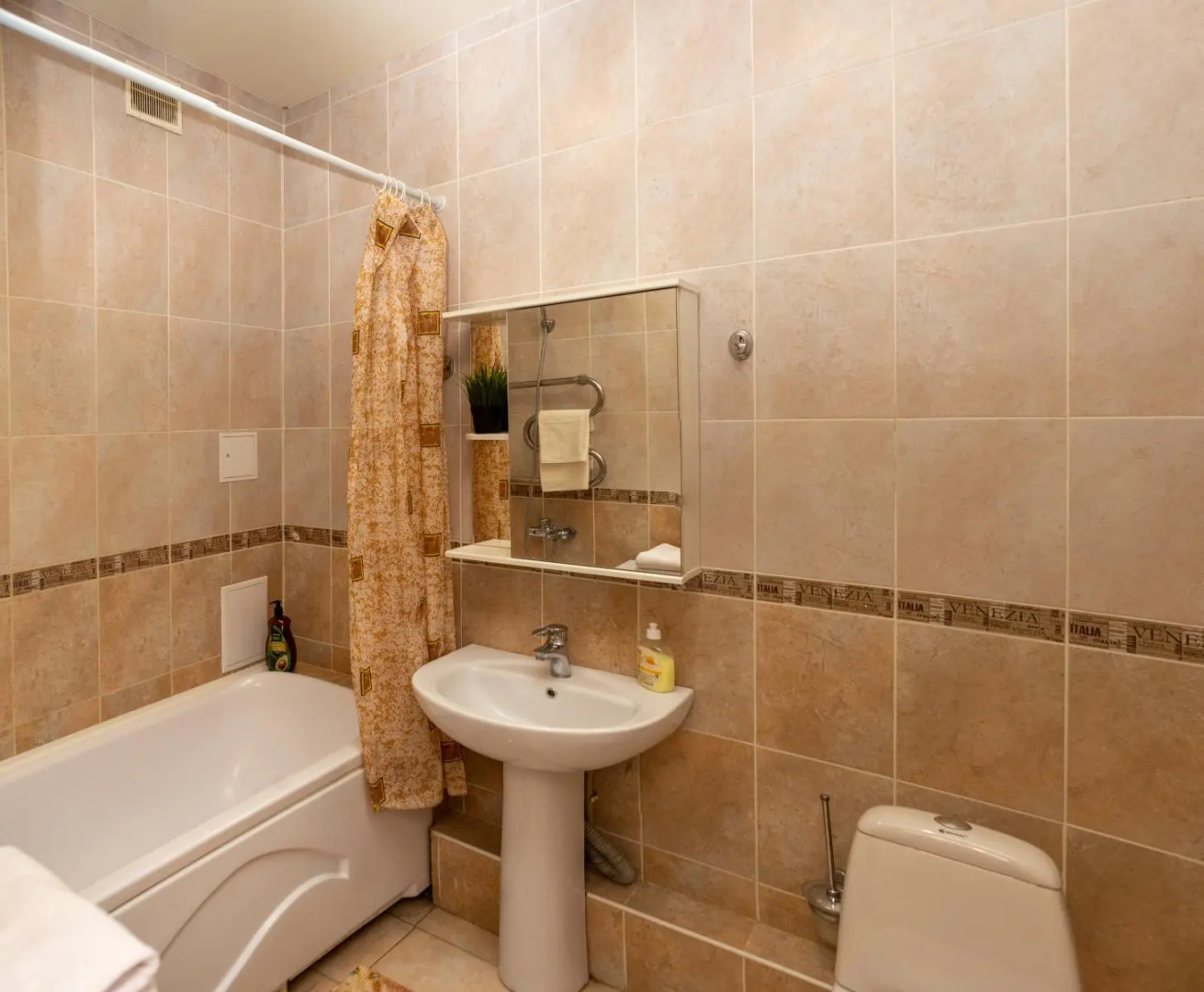 Апартаменты однокомнатные (17) Серебровская 91