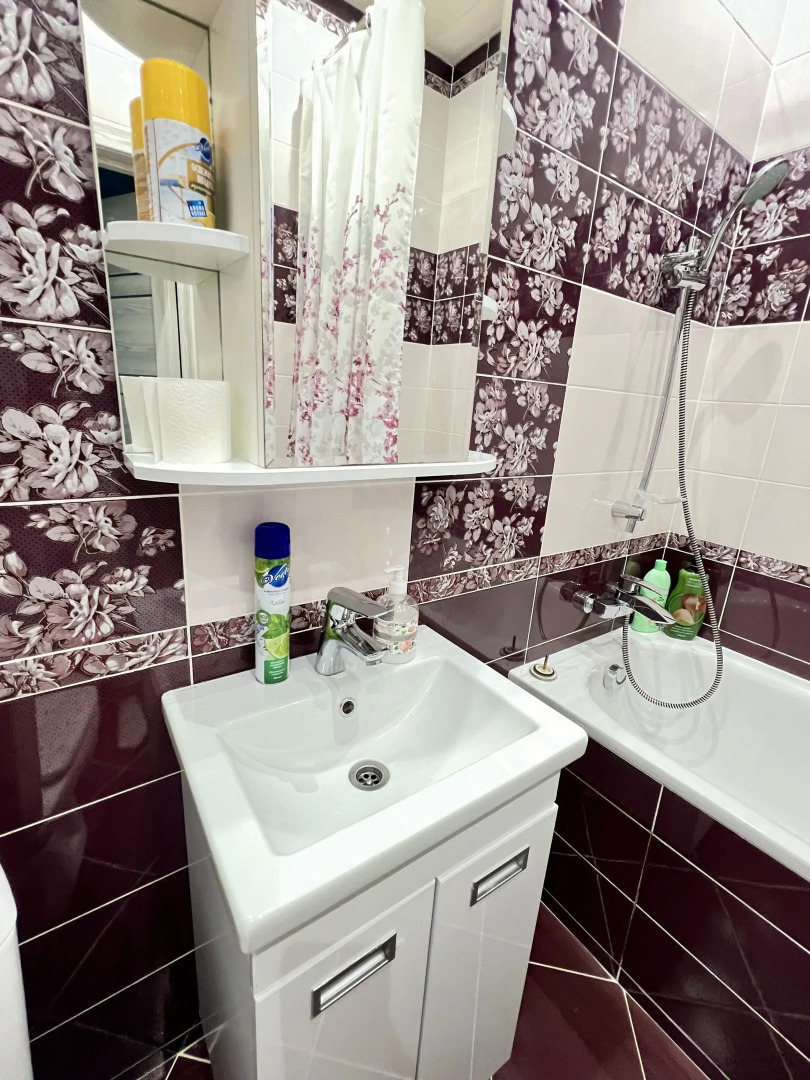 Квартира двухкомнатная в центре города в элитном доме