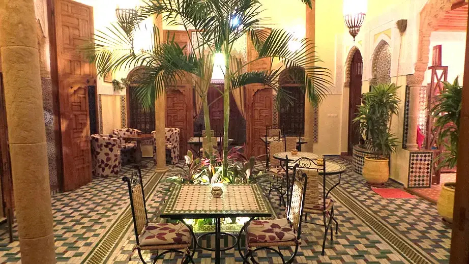 Отель Riad Darzouhour