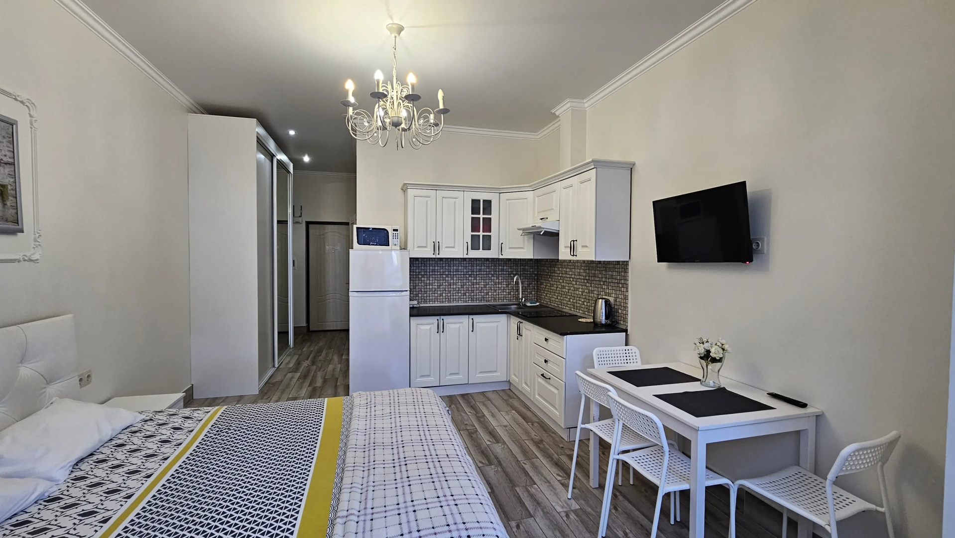 Апартаменты Уютная Студия в Центре на Войкова от HomeHotelSochi
