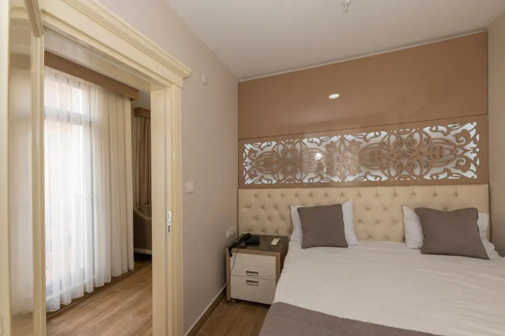 Отель Taksim Peri Suite