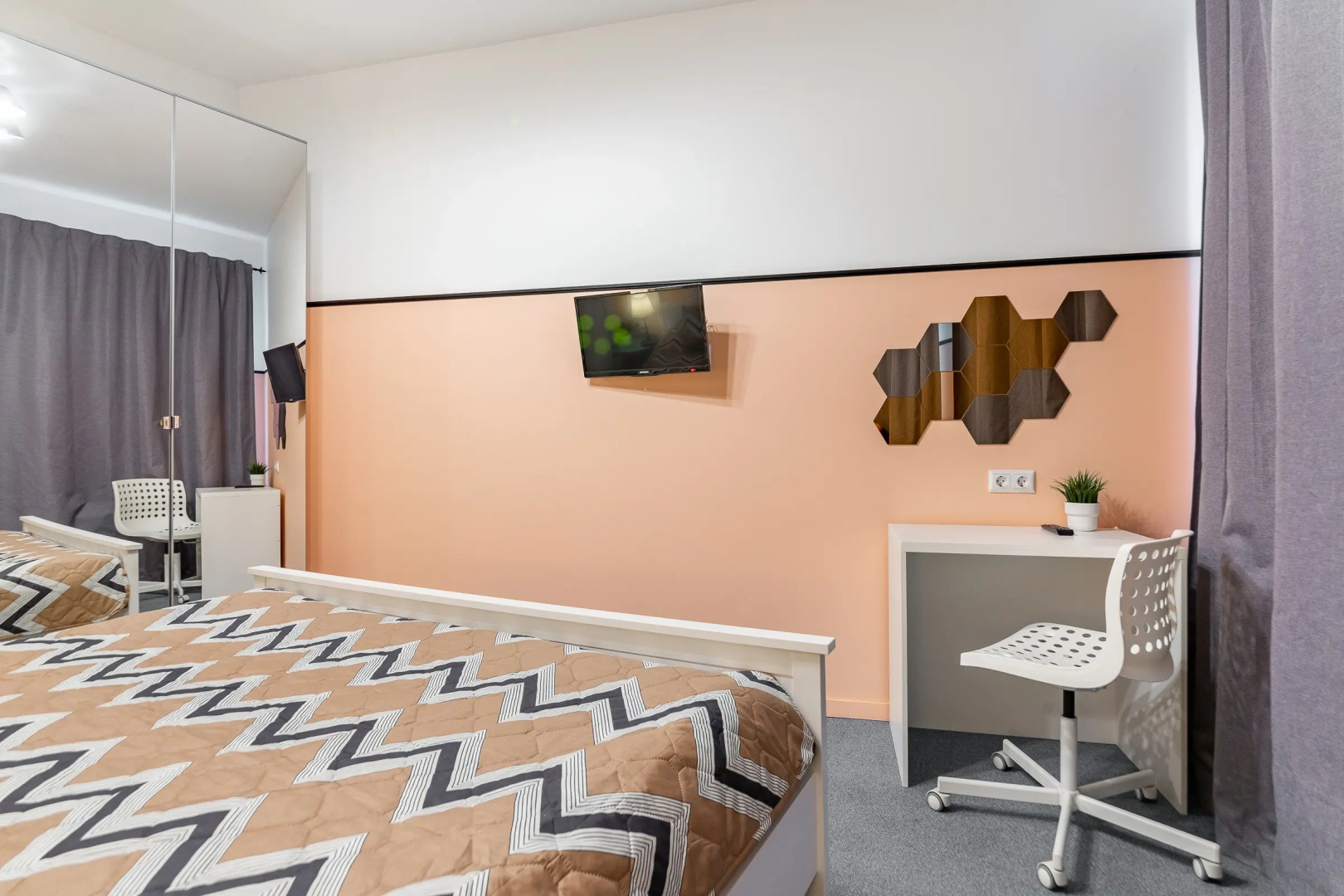 Гостевой дом Chevron Inn