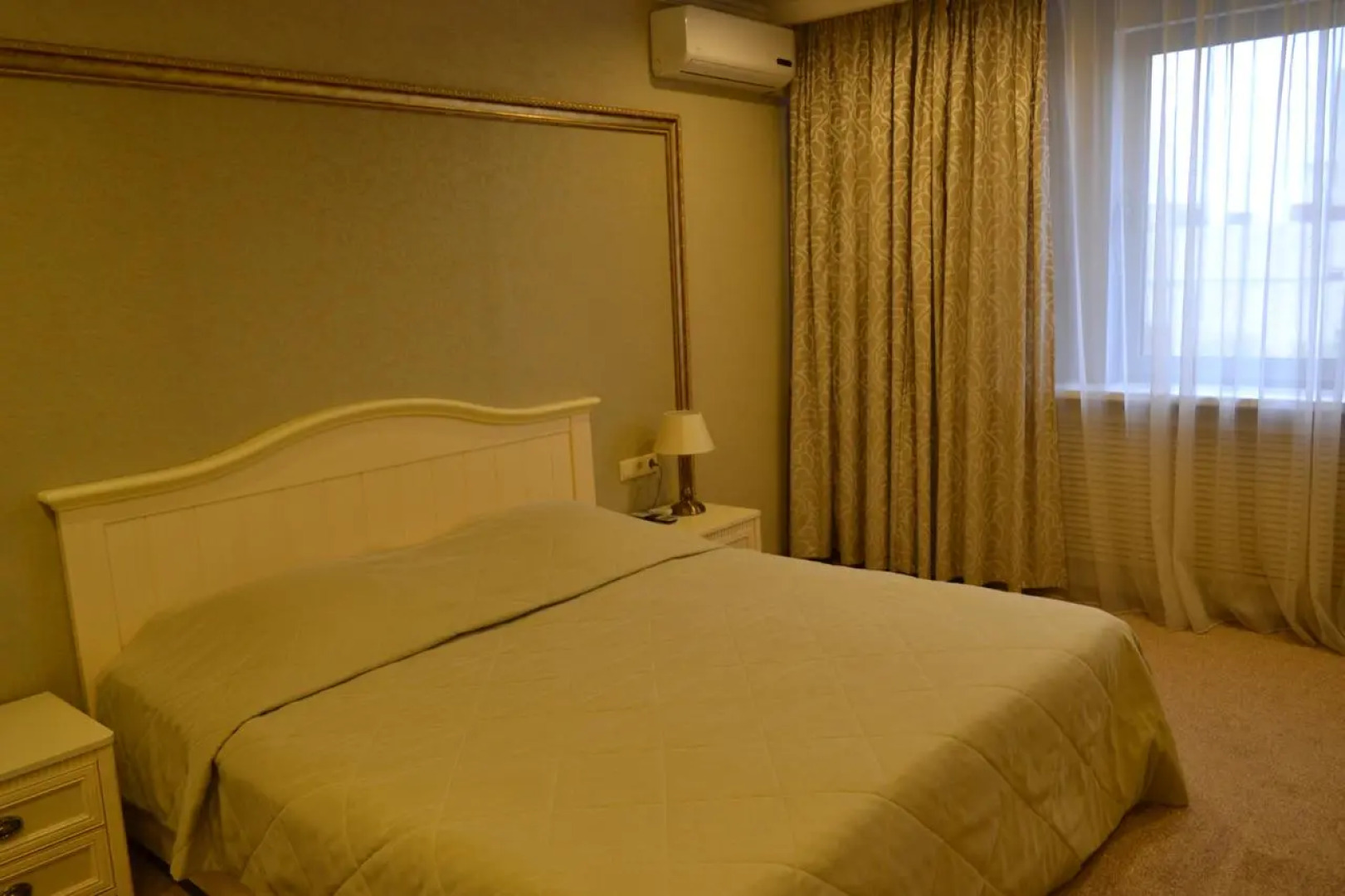 Отель Атриум