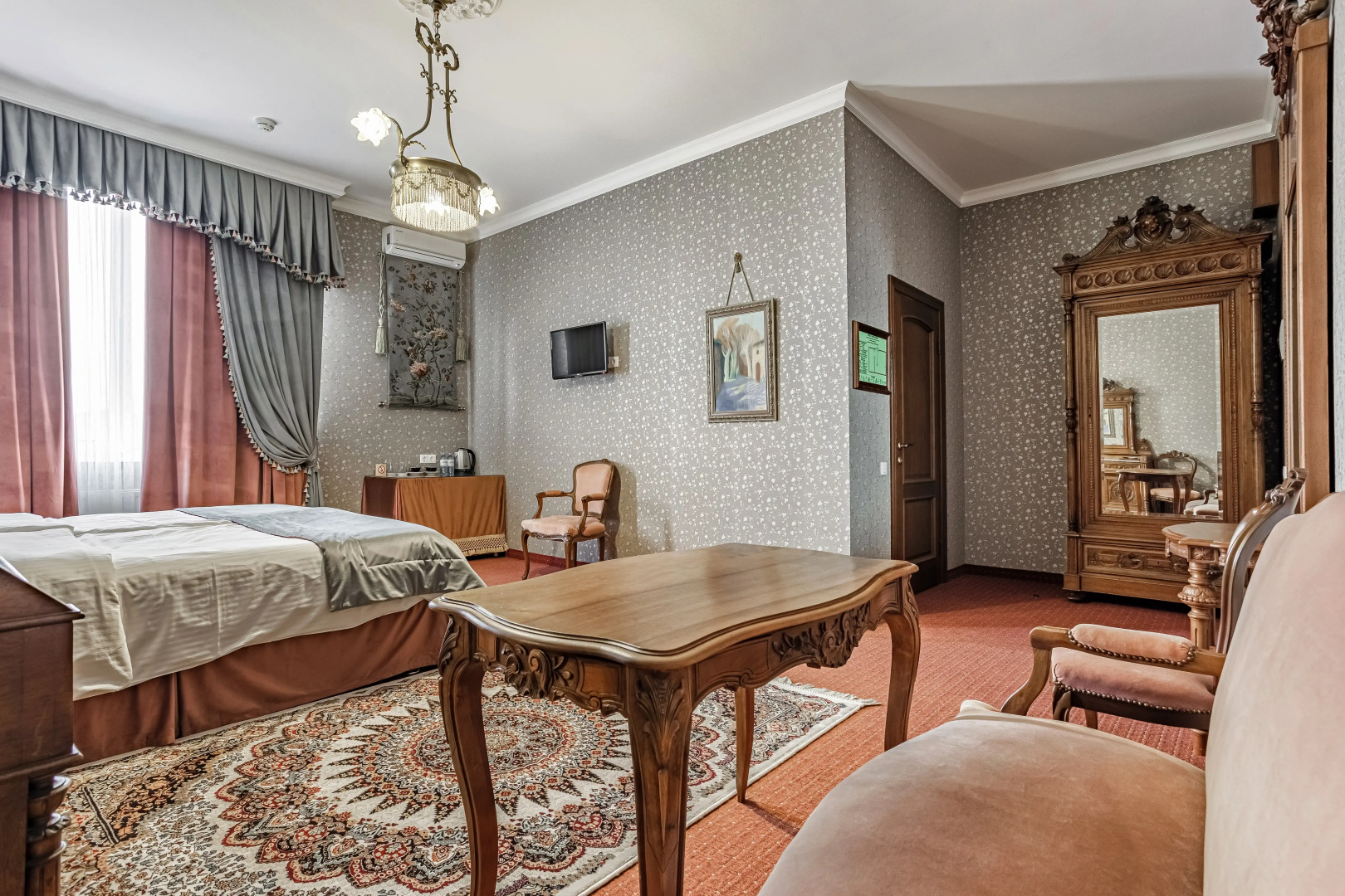 Отель Бристоль