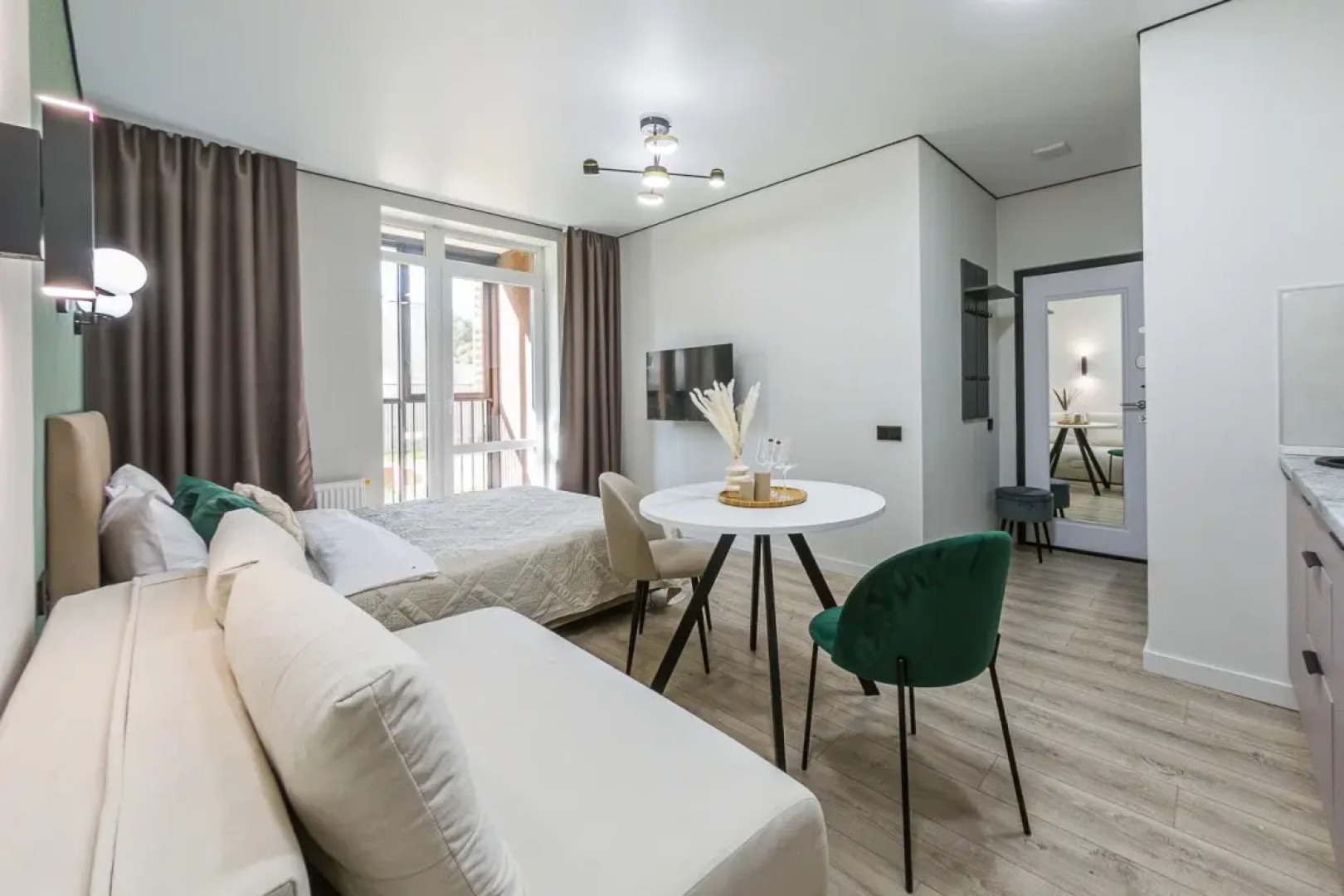 Апартаменты Stepanenkov на 8 марта 204Д (272/1)