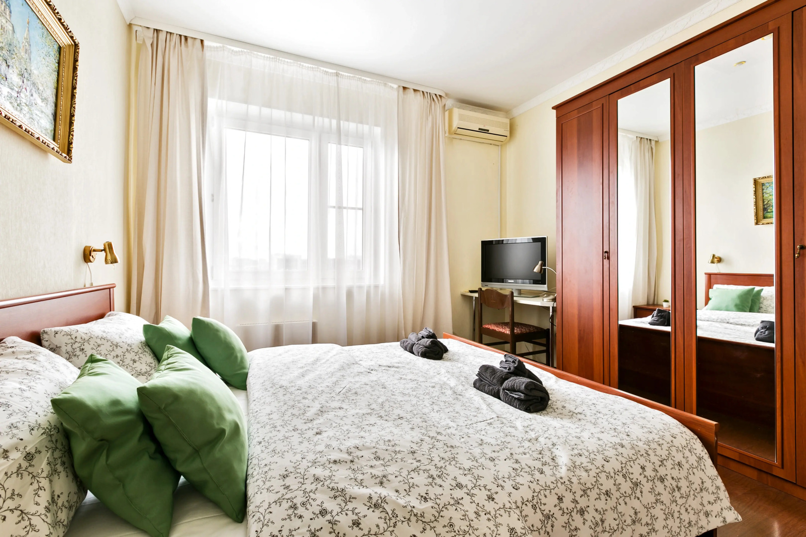 Double Tower Apartment on Dmitry Ulyanov St