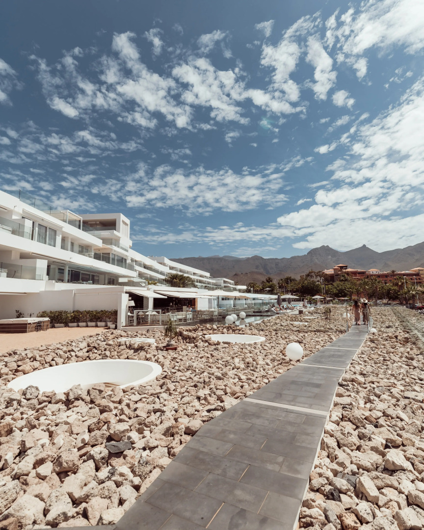 Отель Baobab Suites