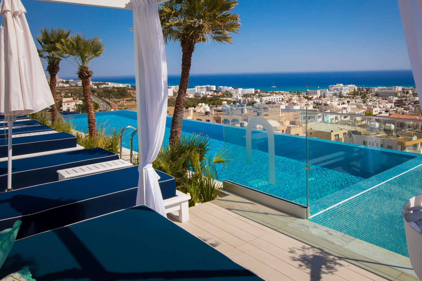 Отель Napa Suites