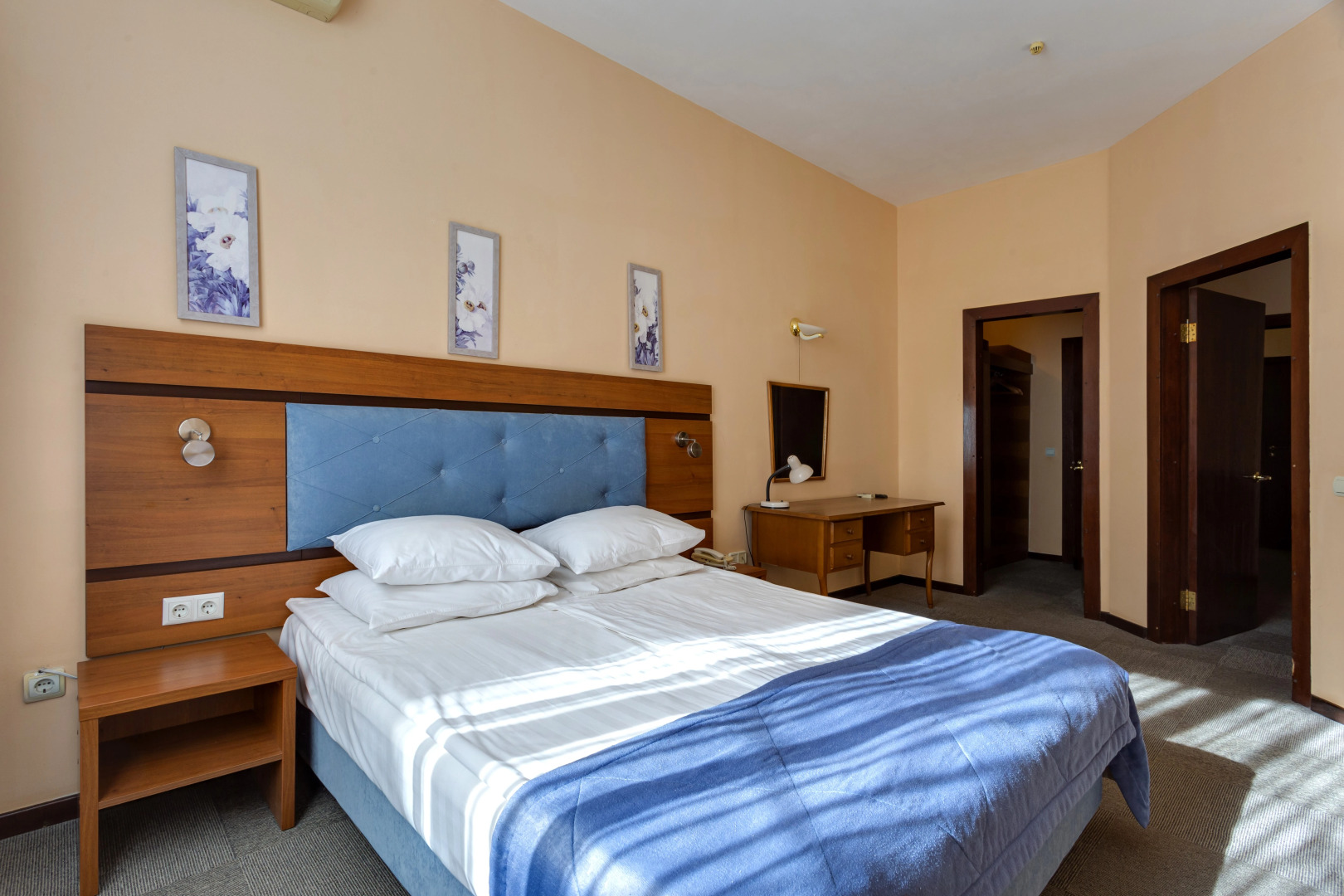 Гостиница Лидия