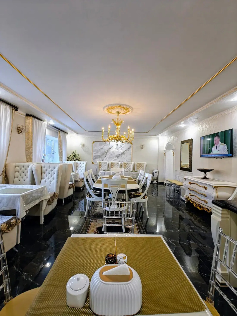 Отель Golden House