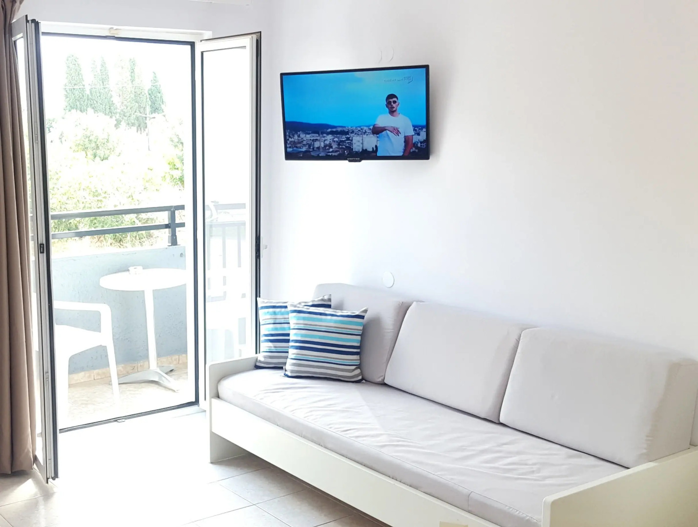 Апартаменты Elychryson