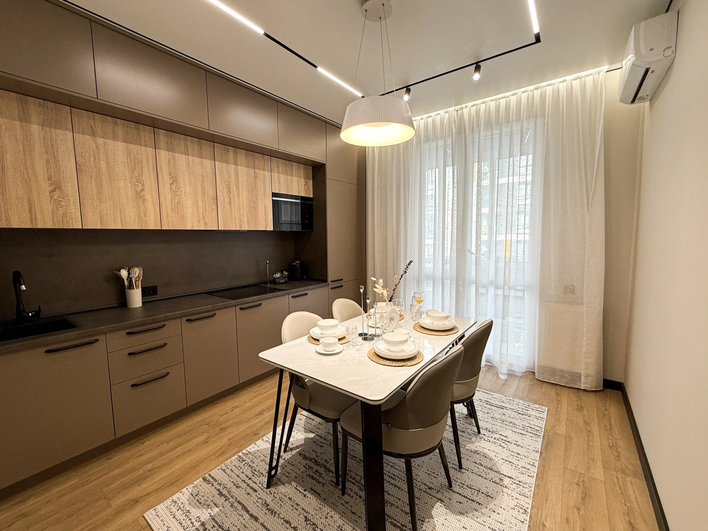 Апартаменты Абая 130/4/15