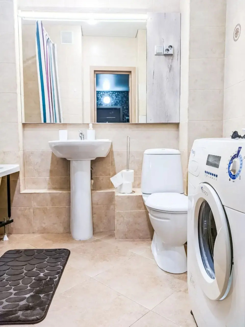 Квартира в Престижном Районе с Видом на Реку и Парк